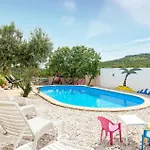 Dom wakacyjny Nice Home In Kastel Novi *