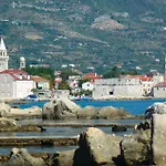 Nice Home In Kastel Novi Dom wakacyjny *