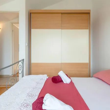 Nice Home In Kastel Novi Dom wakacyjny Kaštel Novi