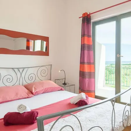 Nice Home In Kastel Novi Dom wakacyjny