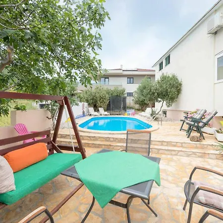 Nice Home In Kastel Novi *