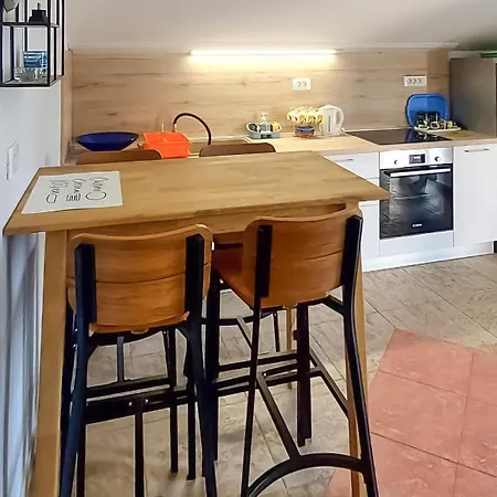 Nice Home In Kastel Novi Kaštel Novi