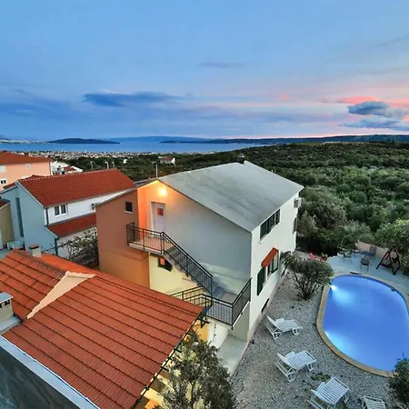 Nice Home In Kastel Novi Prázdninový dům Kaštel Novi